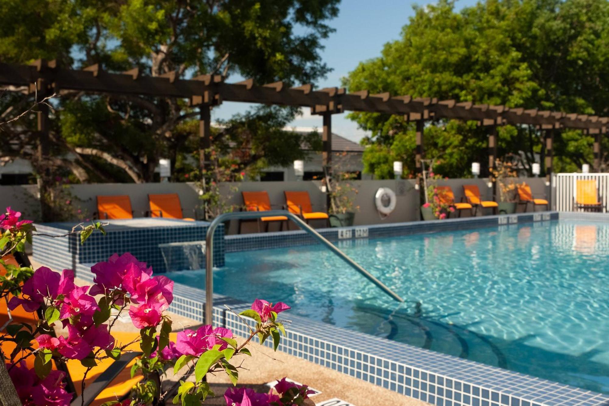 Courtyard Miami Coral Gables Hotel Buitenkant foto
