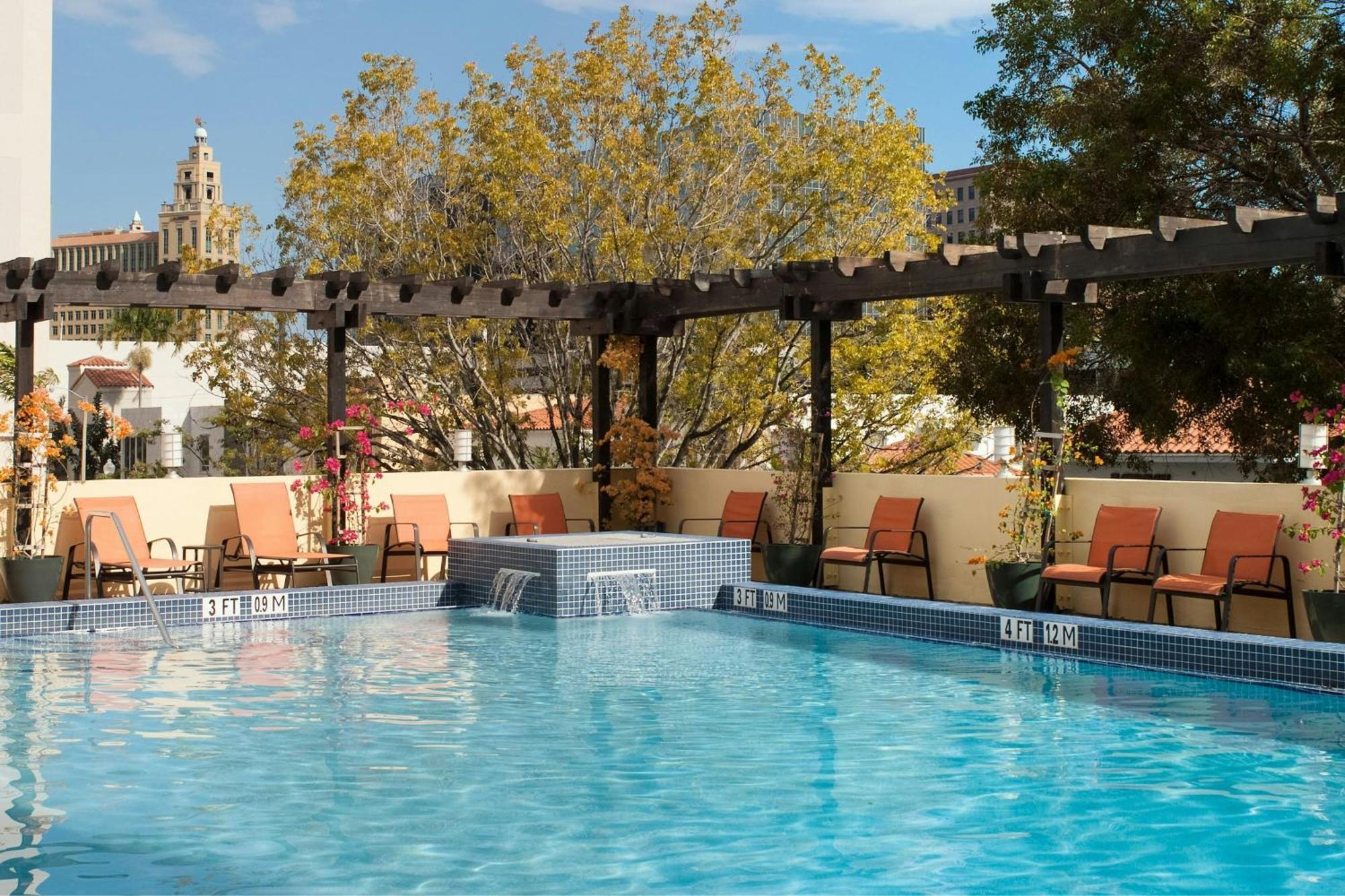 Courtyard Miami Coral Gables Hotel Buitenkant foto