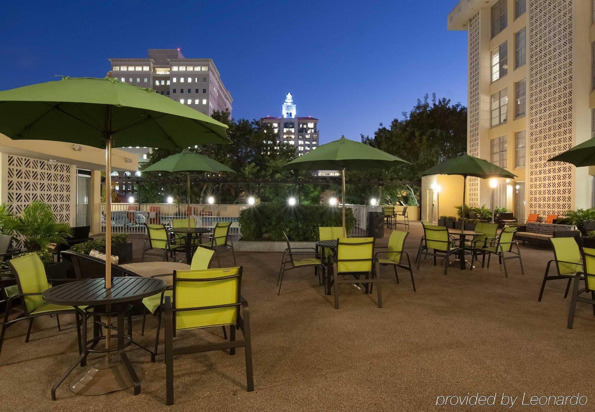 Courtyard Miami Coral Gables Hotel Buitenkant foto