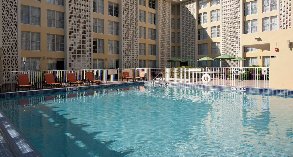 Courtyard Miami Coral Gables Hotel Buitenkant foto